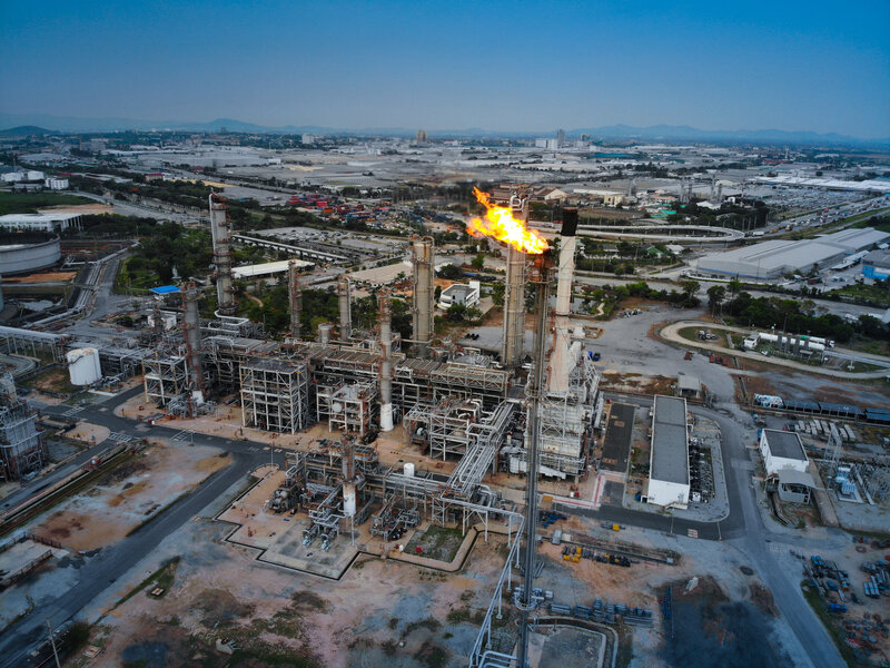 Contact a Refinery Accident Attorney For Your Case
